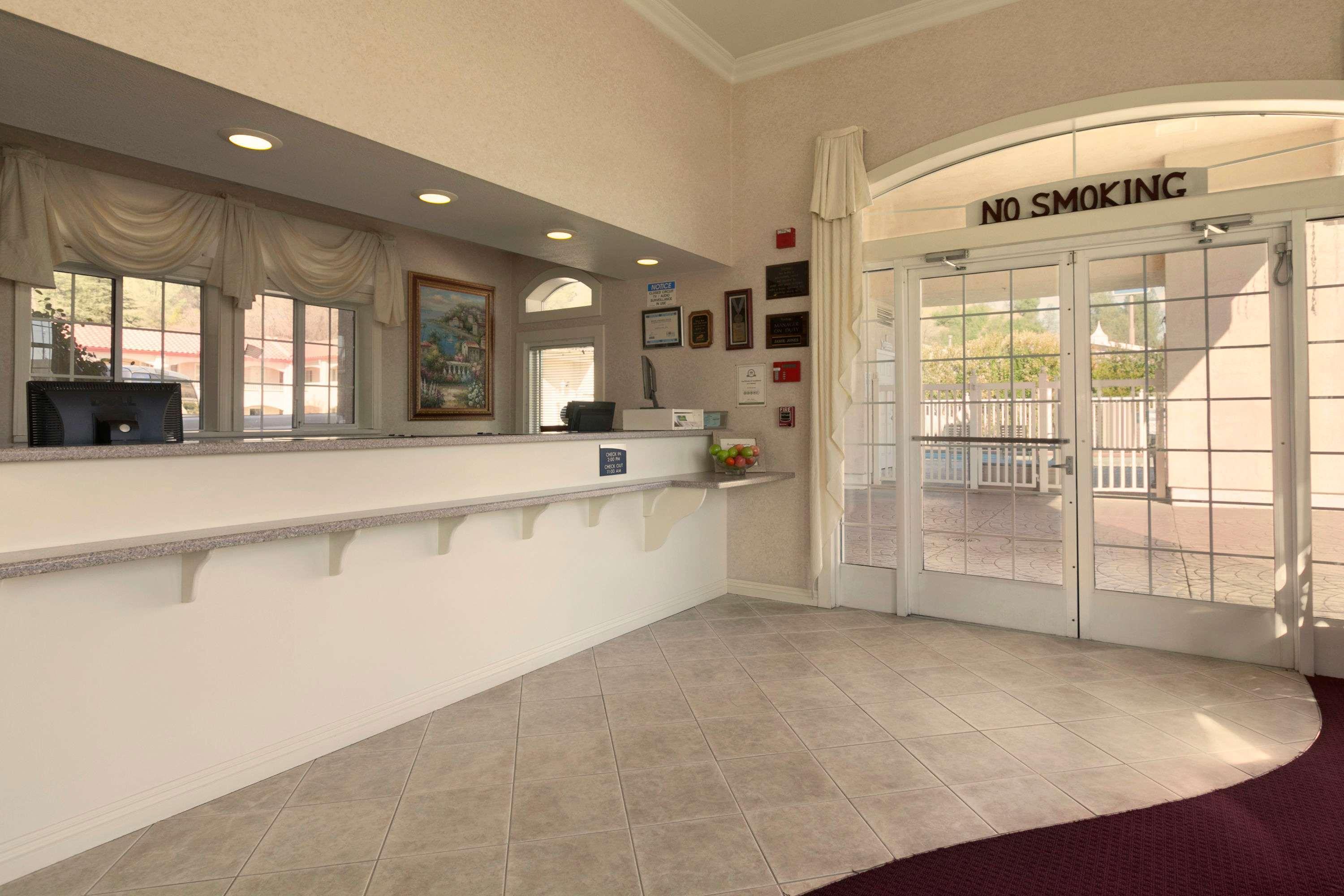 Travelodge By Wyndham Redding Ca Buitenkant foto