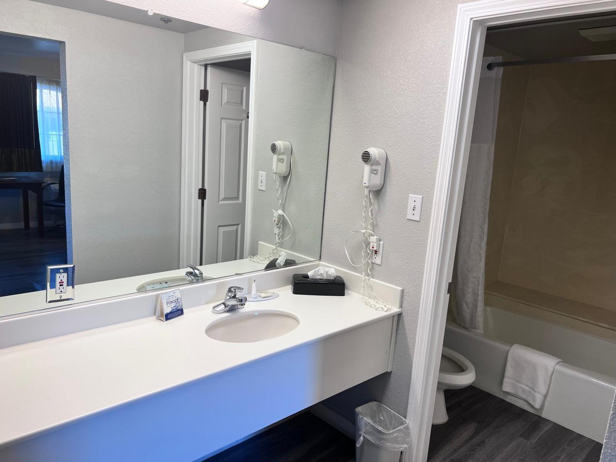 Travelodge By Wyndham Redding Ca Buitenkant foto