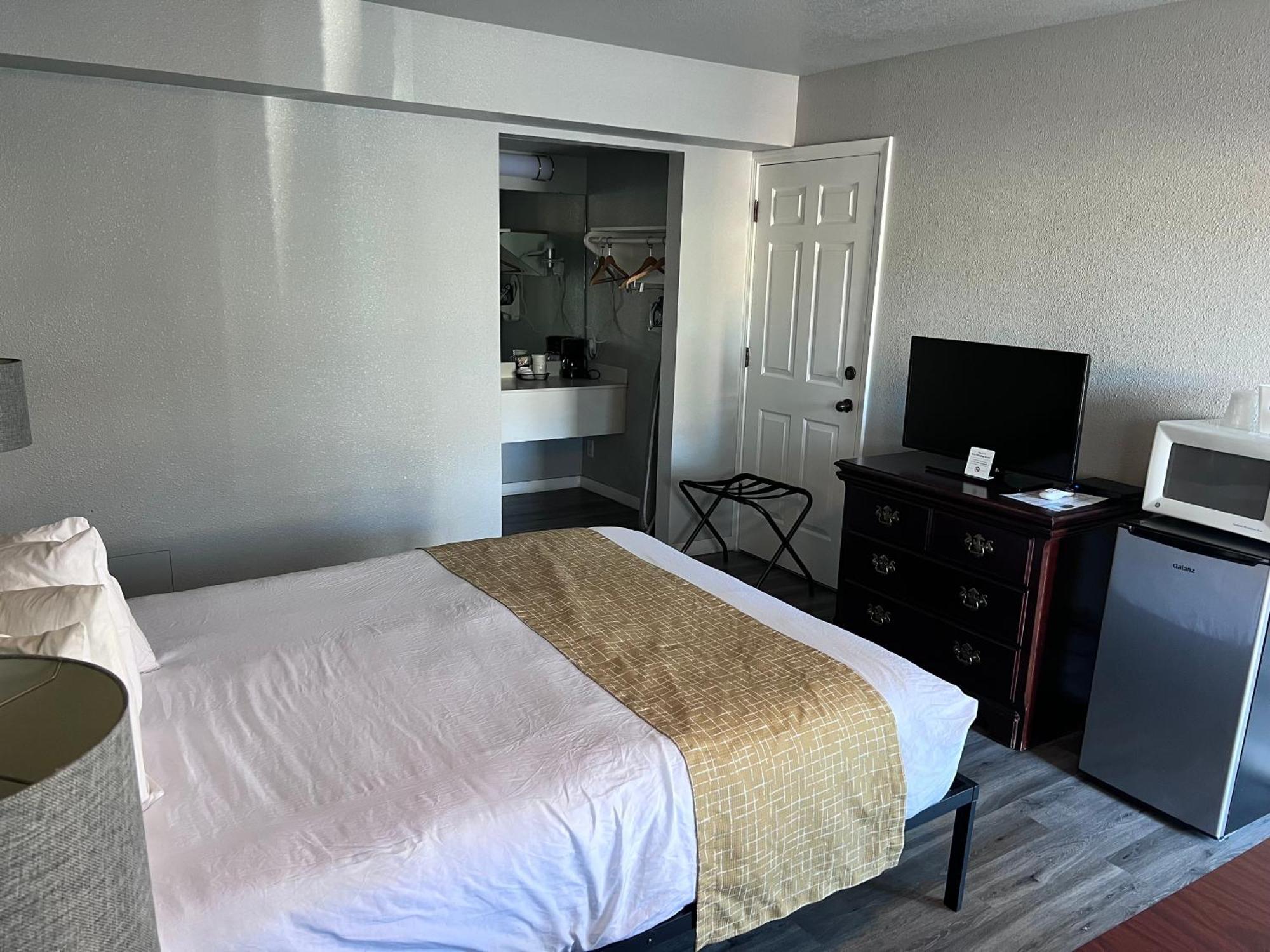 Travelodge By Wyndham Redding Ca Buitenkant foto