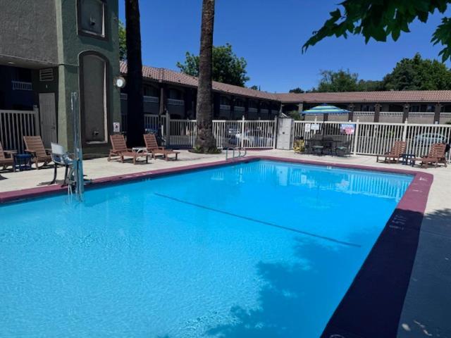 Travelodge By Wyndham Redding Ca Buitenkant foto